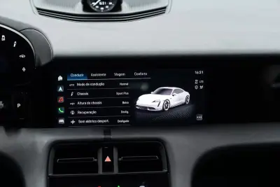 Porsche Taycan 2024 - 84950 EUR, 8000 km - AUTO.MOTO.pt - 8000km - foto 40 de 58