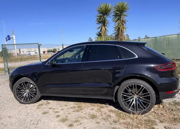Porsche Macan 2014 - 39000 EUR, 218500 km - AUTO.MOTO.pt - 218500km - foto 5 de 37