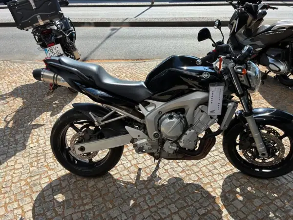Yamaha FZ 07 2004 - 3250 EUR, 43561 km - AUTO.MOTO.pt - 43561km - foto 7 de 13
