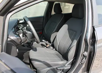 Ford Fiesta 2018 - 9900 EUR, 101396 km - AUTO.MOTO.pt - 101396km - foto 9 de 26