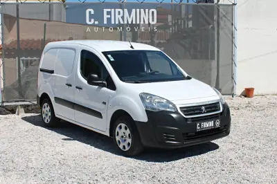 Peugeot Partner 2015 - 12450 EUR, 137164 km - 137164km - foto 3 de 20