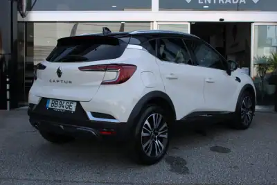 Renault Captur 2020 - 17900 EUR, 131971 km - AUTO.MOTO.pt - 131971km - foto 2 de 30