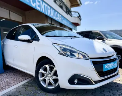 Peugeot 208 2016 - 8950 EUR, 83000 km - AUTO.MOTO.pt - 83000km - foto 1 de 25