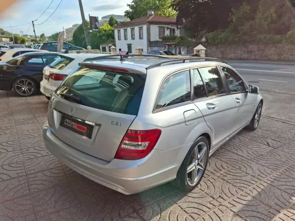 Mercedes-Benz C 200 2011 - 11500 EUR, 221260 km - AUTO.MOTO.pt - 221260km - foto 7 de 32