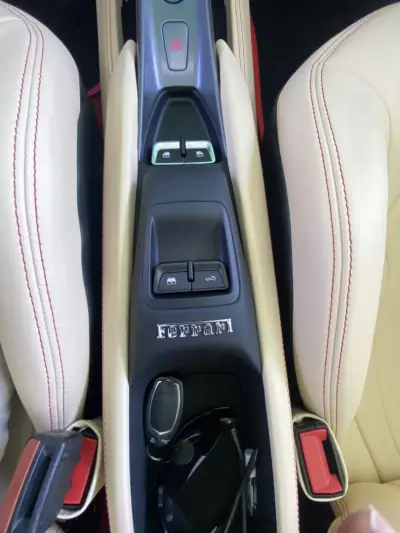 Ferrari F8 Tributo 2022 - 425600 EUR, 4336 km - AUTO.MOTO.pt - 4336km - foto 44 de 54