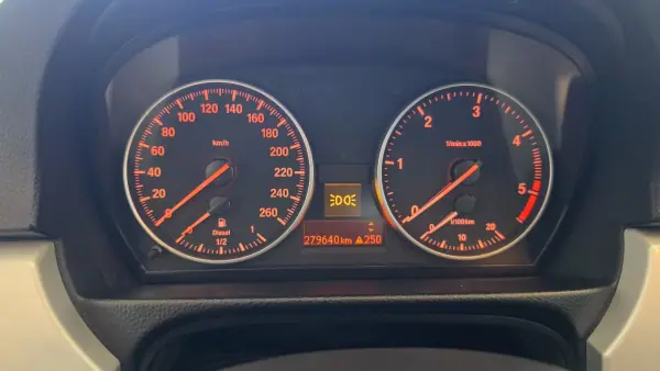 BMW 320 2007 - 10900 EUR, 279640 km - AUTO.MOTO.pt - 279640km - foto 40 de 56