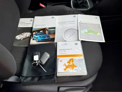 Volkswagen Polo 2017 - 13750 EUR, 50010 km - AUTO.MOTO.pt - 50010km - foto 16 de 16