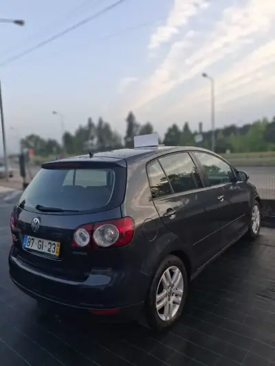 Volkswagen Golf Plus 2008 - 95 EUR, 202113 km - AUTO.MOTO.pt - 202113km - foto 4 de 9