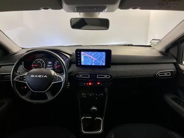 Dacia Jogger 2023 - 16450 EUR, 81000 km - AUTO.MOTO.pt - 81000km - foto 3 de 31