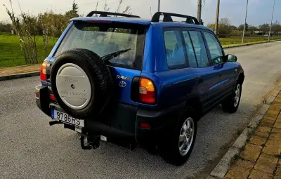Toyota RAV4 1996 - 9990 EUR, 288967 km - AUTO.MOTO.pt - 288967km - foto 7 de 14