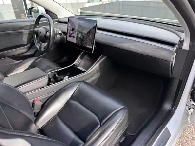 Tesla Model 3 2019 - 15500 EUR, 333000 km - AUTO.MOTO.pt - 333000km - foto 49 de 62