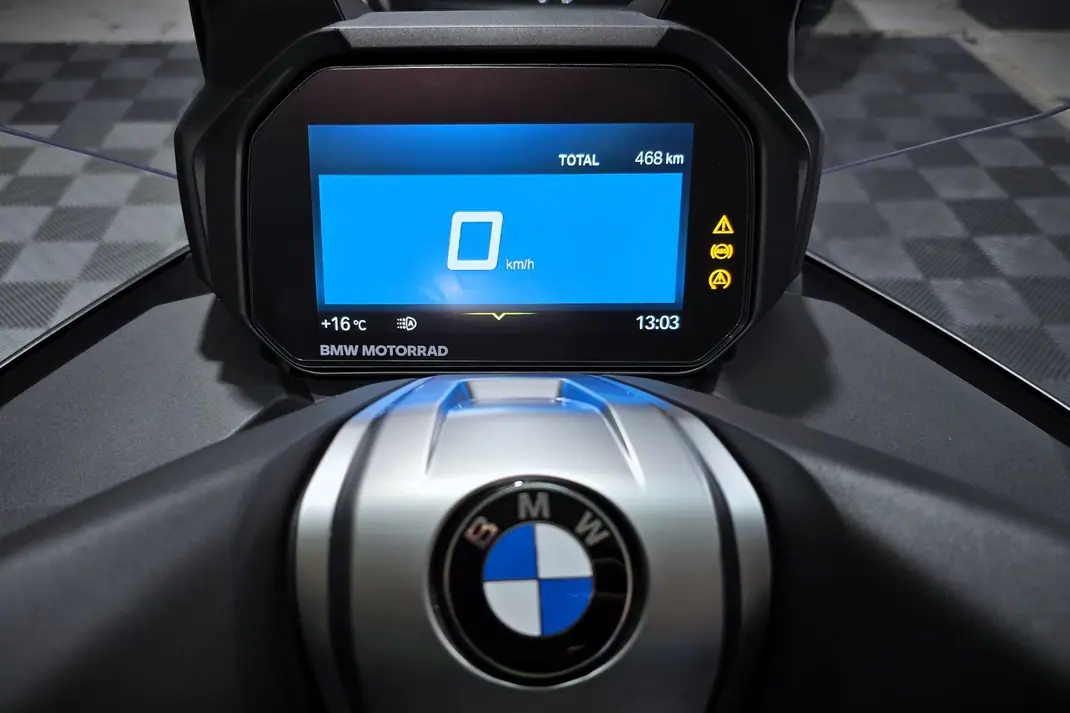 BMW C 400 GT 2024 - 7950 EUR, 500 km - AUTO.MOTO.pt - 500km - foto 6 de 15