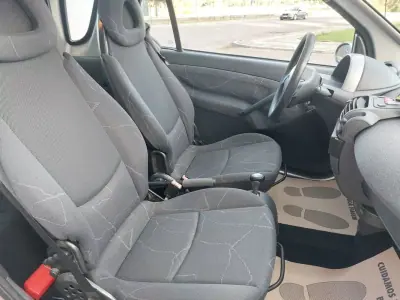 Smart Fortwo Cabrio 2004 - 3490 EUR, 248752 km - AUTO.MOTO.pt - 248752km - foto 18 de 20
