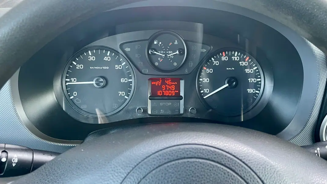 Citroën Berlingo 1.6 BlueHDi Feel 2018 - 12900 EUR, 107000 km - AUTO.MOTO.pt - 107000km - foto 10 de 12