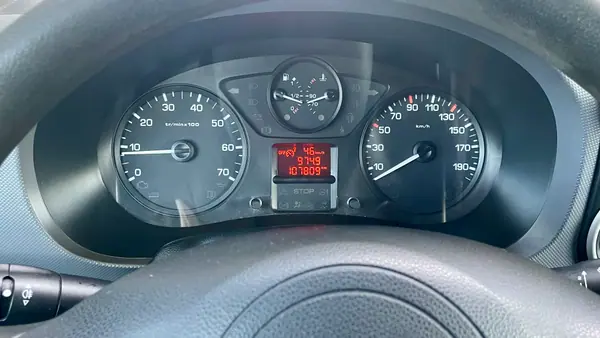 Citroën Berlingo 1.6 BlueHDi Feel 2018 - 9999 EUR, 107000 km - AUTO.MOTO.pt - 107000km - foto 10 de 12