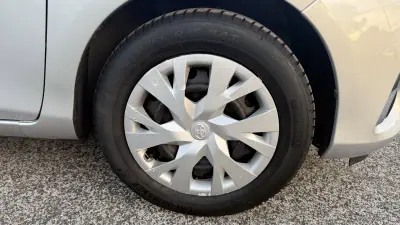 Toyota Yaris 2019 - 13880 EUR, 116435 km - AUTO.MOTO.pt - 116435km - foto 16 de 33