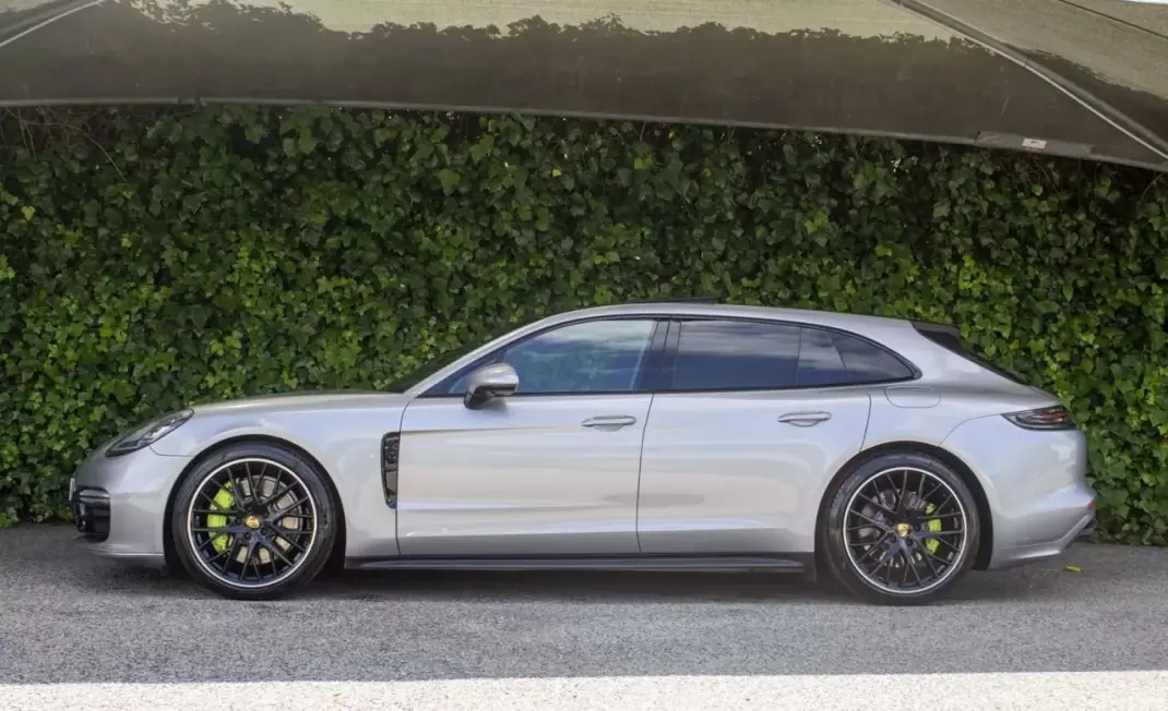 Porsche Panamera Sport Turismo 2017 - 61900 EUR, 160000 km - AUTO.MOTO.pt - 160000km - foto 7 de 22