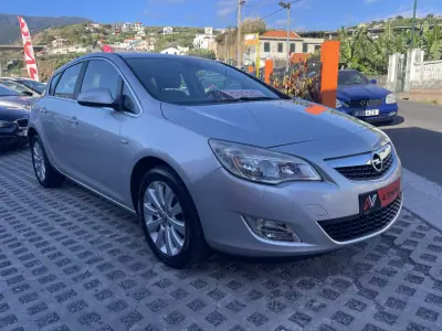 Opel Astra 2011 - 7950 EUR, 117597 km - 117597km - foto 1 de 12