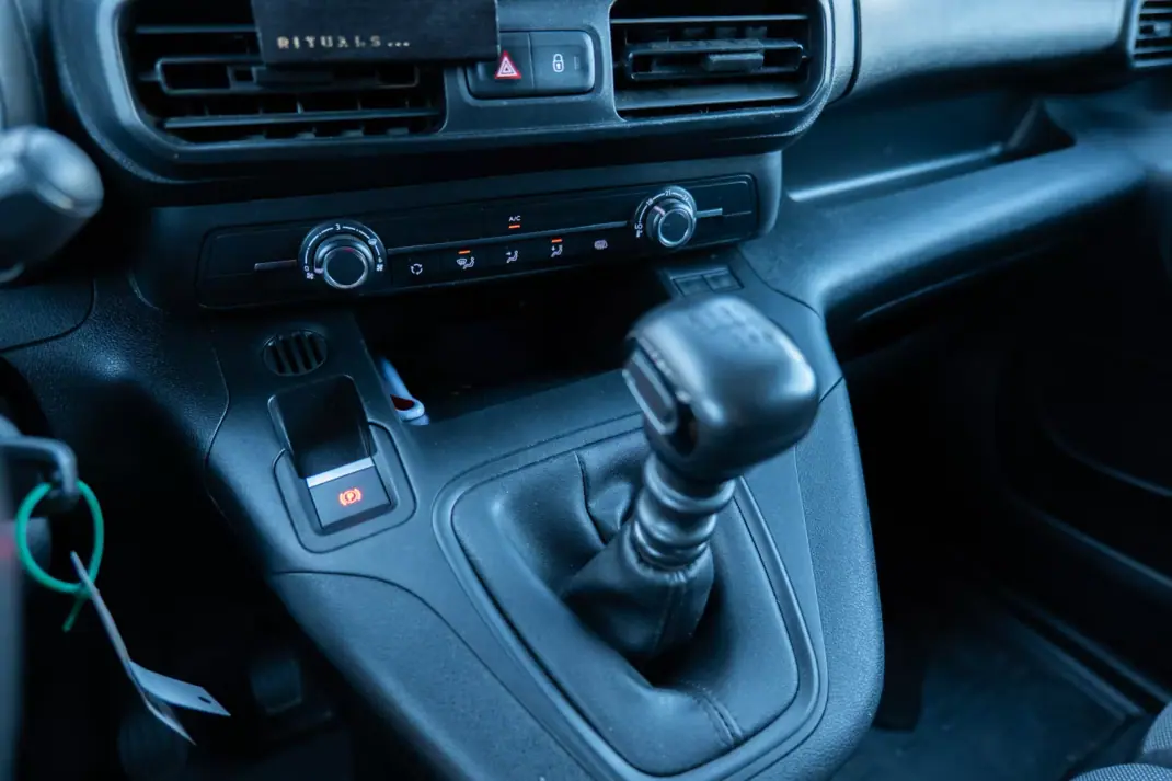 Citroën Berlingo 2022 - 14900 EUR, 115 km - AUTO.MOTO.pt - 115km - foto 19 de 22