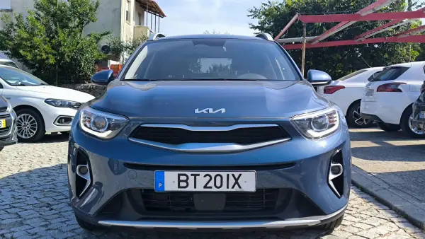 Kia Stonic 2025 - 17490 EUR, 15360 km - AUTO.MOTO.pt - 15360km - foto 2 de 9