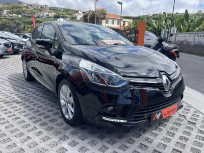 Renault Clio 2017 - 12950 EUR, 84958 km - 84958km - foto 1 de 12