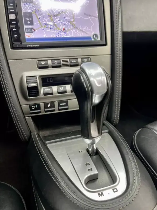 Porsche 997 2007 - 82500 EUR, 98000 km - AUTO.MOTO.pt - 98000km - foto 24 de 37