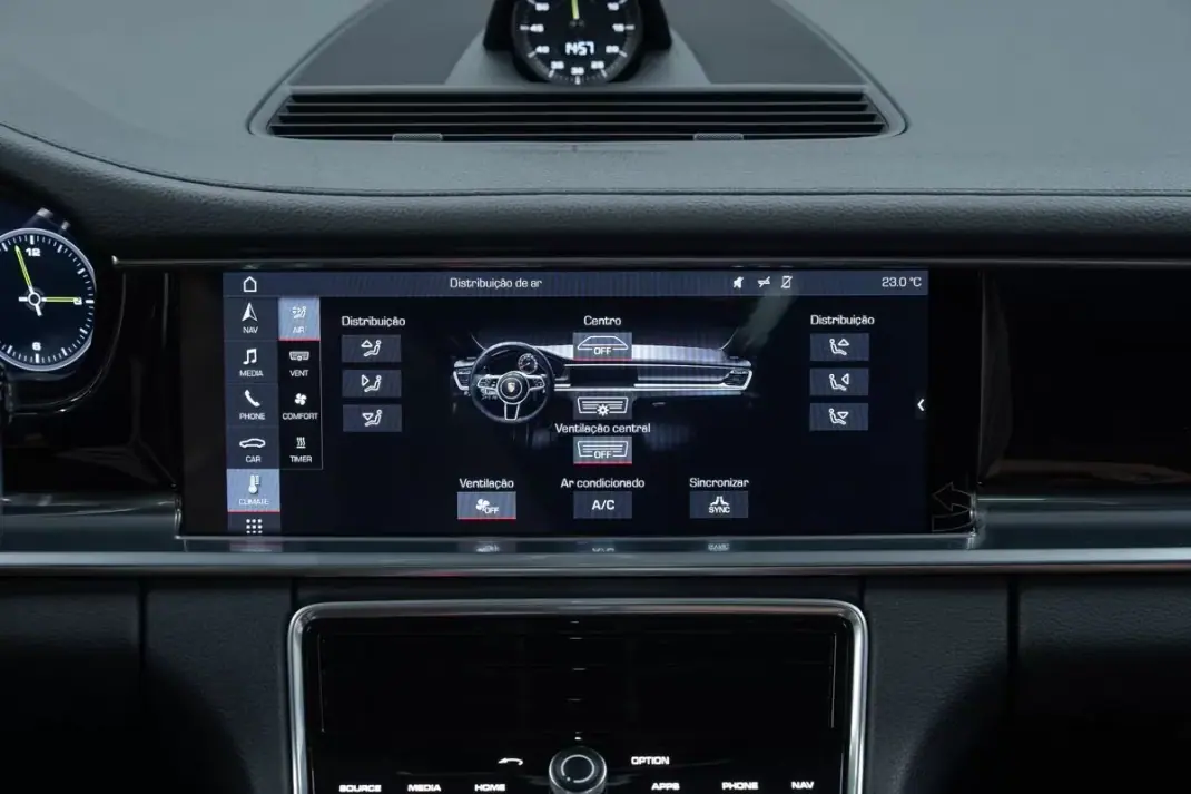 Porsche Panamera Sport Turismo 2020 - 63950 EUR, 111000 km - AUTO.MOTO.pt - 111000km - foto 43 de 53