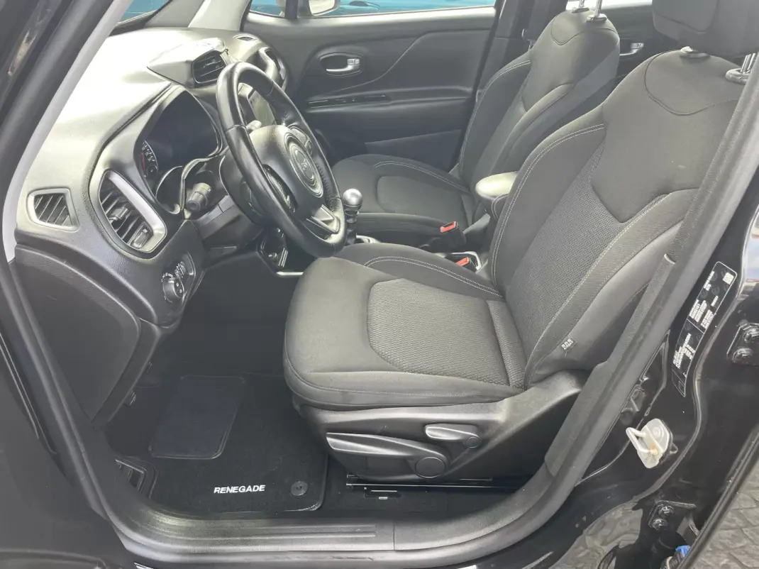 Jeep Renegade 2019 - 15500 EUR, 106977 km - AUTO.MOTO.pt - 106977km - foto 29 de 39