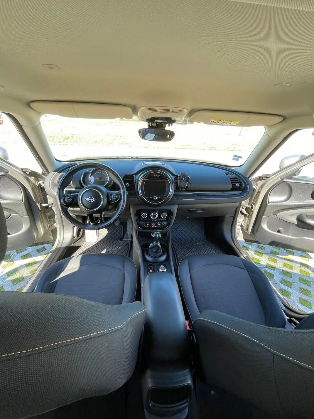 MINI Clubman 2020 - 15200 EUR, 189000 km - AUTO.MOTO.pt - 189000km - foto 6 de 8