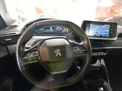 Peugeot e-208 2021 - 14499 EUR, 97021 km - AUTO.MOTO.pt - 97021km - foto 10 de 14