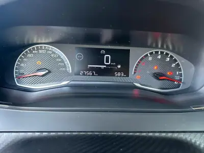 Peugeot 208 2023 - 16900 EUR, 27566 km - AUTO.MOTO.pt - 27566km - foto 19 de 36