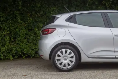 Renault Clio 2020 - 12900 EUR, 114844 km - AUTO.MOTO.pt - 114844km - foto 4 de 17