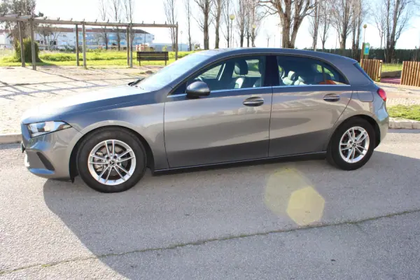 Mercedes-Benz A 180 2019 - 25900 EUR, 73000 km - 73000km - foto 3 de 47
