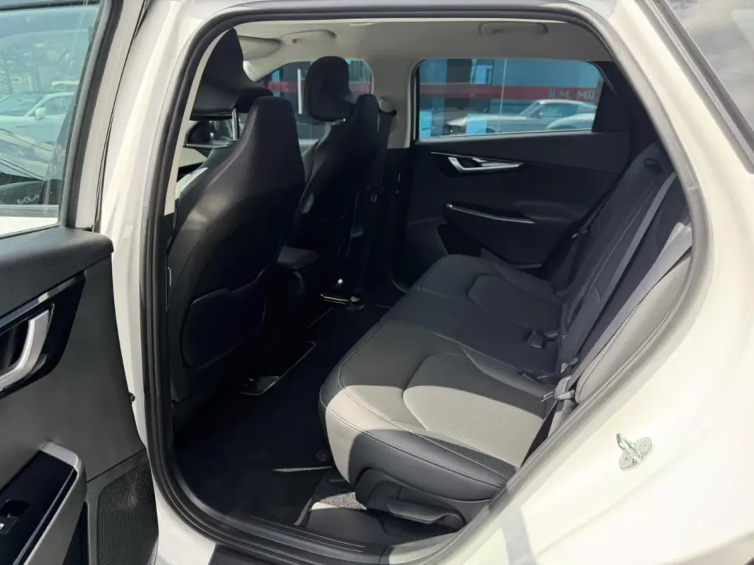 Kia EV6 2023 - 27500 EUR, 52500 km - AUTO.MOTO.pt - 52500km - foto 11 de 11