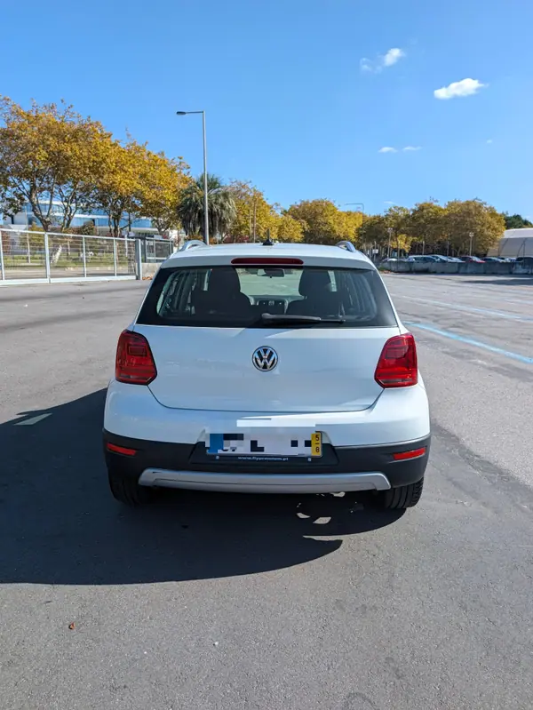 Volkswagen CrossPolo 2015 — foto 3 de 15