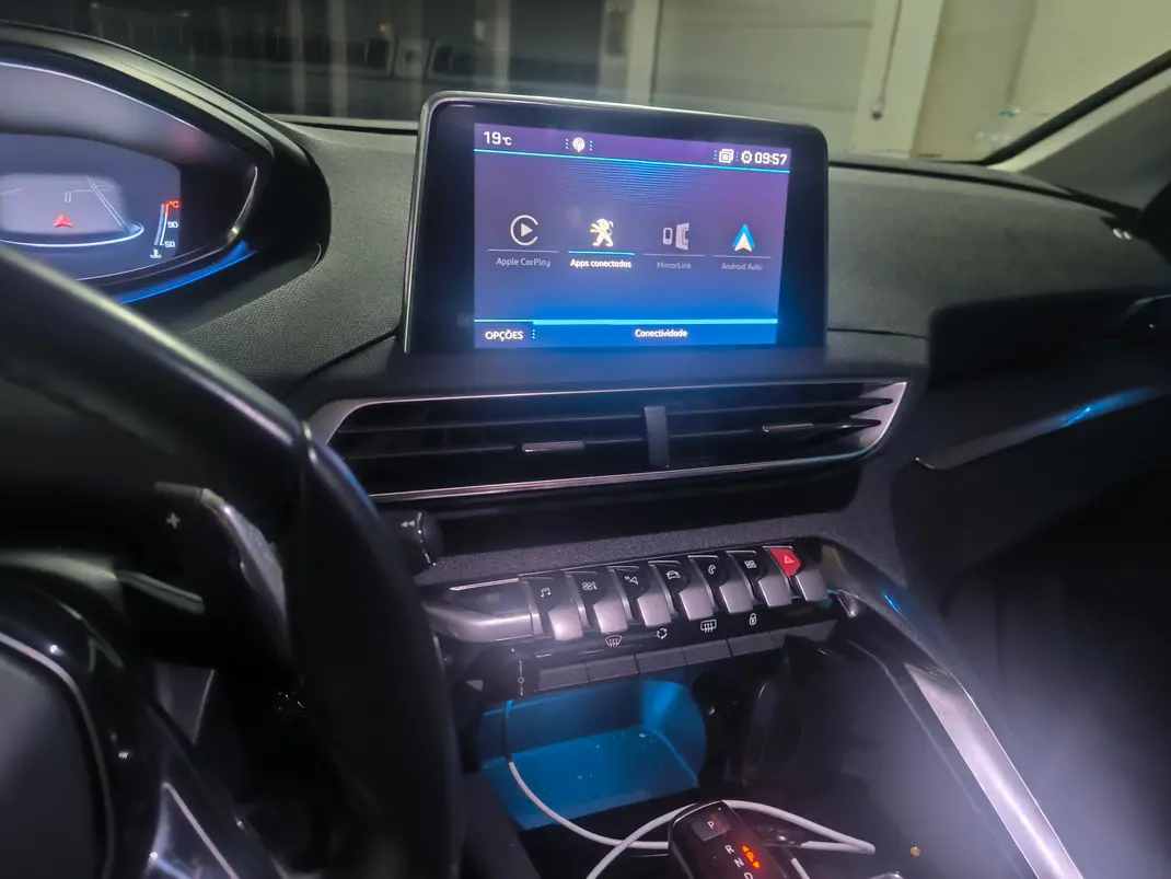 Peugeot 5008 2019 - 21750 EUR, 100000 km - AUTO.MOTO.pt - 100000km - foto 7 de 8