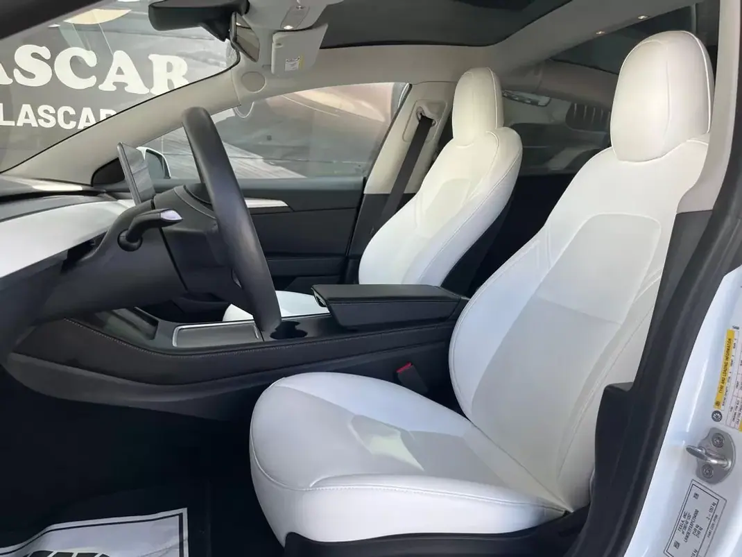 Tesla Model 3 2023 - 28990 EUR, 65000 km - AUTO.MOTO.pt - 65000km - foto 6 de 20
