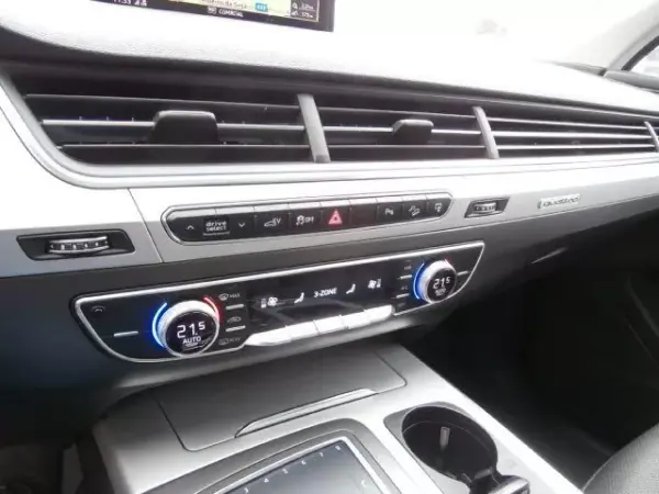 Audi Q7 2016 - 45000 EUR, 155902 km - AUTO.MOTO.pt - 155902km - foto 29 de 54