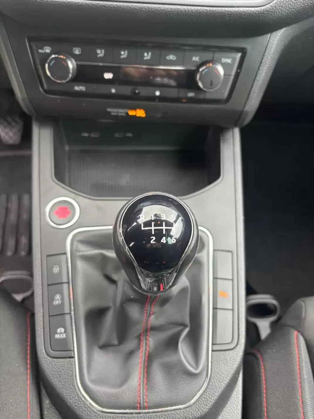 SEAT Ibiza 2021 - 18990 EUR, 70435 km - AUTO.MOTO.pt - 70435km - foto 12 de 14