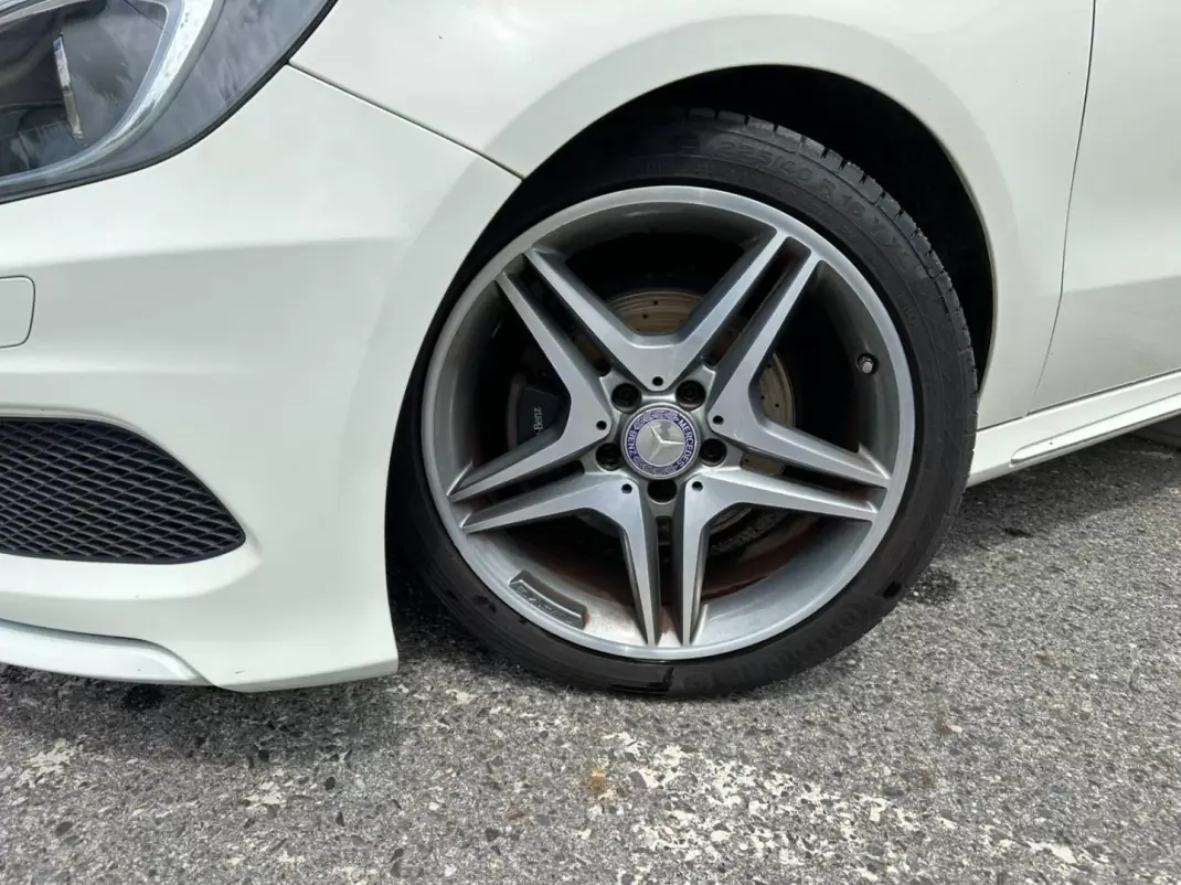 Mercedes-Benz A 180 2015 - 18900 EUR, 111327 km - AUTO.MOTO.pt - 111327km - foto 2 de 29