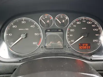 Peugeot 307 2006 - 4500 EUR, 309000 km - 309000km - foto 9 de 11