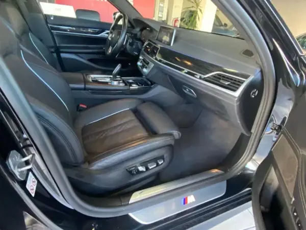 BMW 740 2021 - 66900 EUR, 56181 km - AUTO.MOTO.pt - 56181km - foto 26 de 53