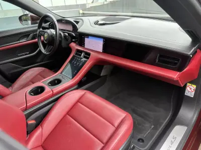 Porsche Taycan 2020 - 49900 EUR, 100000 km - AUTO.MOTO.pt - 100000km - foto 57 de 61