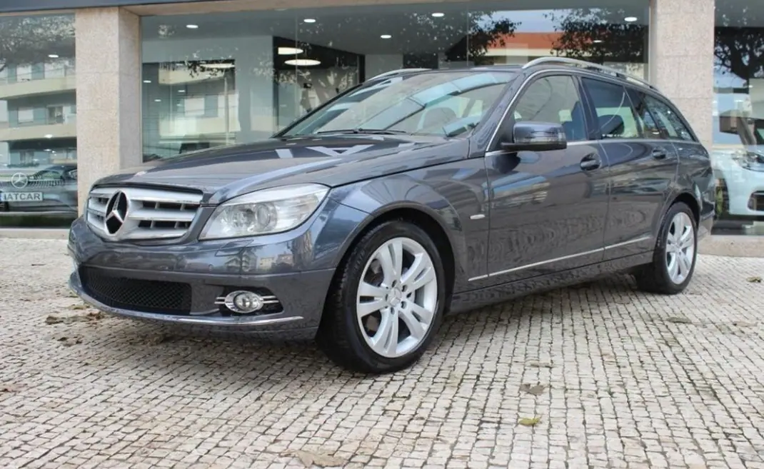 Mercedes-Benz C 220 2009 - 7949 EUR, 308000 km - AUTO.MOTO.pt - 308000km - foto 2 de 8