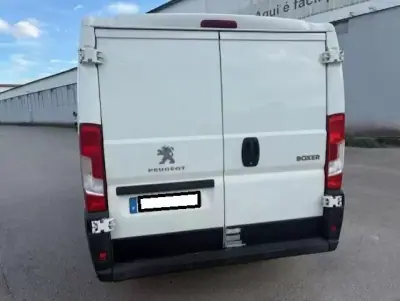 Peugeot BOXER 2.2 HDI FIBRADA L2H2 PREMIUM 2020 - 11788 EUR, 90000 km - AUTO.MOTO.pt - 90000km - foto 12 de 13