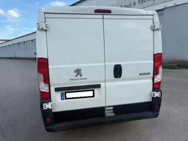 Peugeot BOXER 2.2 HDI FIBRADA L2H2 PREMIUM 2020 - 12999 EUR, 90000 km - AUTO.MOTO.pt - 90000km - foto 12 de 13