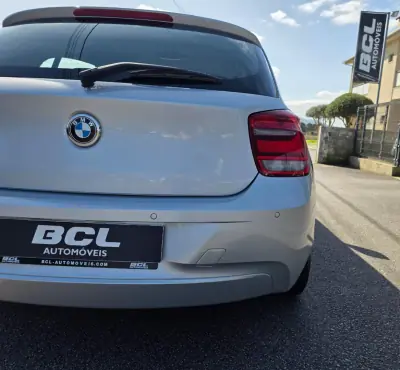 BMW 116 2014 - 10990 EUR, 204000 km - AUTO.MOTO.pt - 204000km - foto 10 de 29