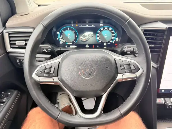 Volkswagen Amarok 2023 - 41900 EUR, 57505 km - AUTO.MOTO.pt - 57505km - foto 11 de 19
