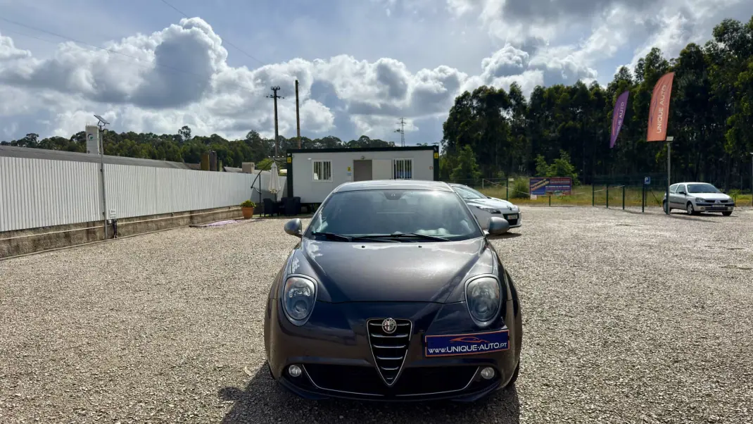 Alfa Romeo MiTo 2015 - 11600 EUR, 146000 km - AUTO.MOTO.pt - 146000km - foto 6 de 40