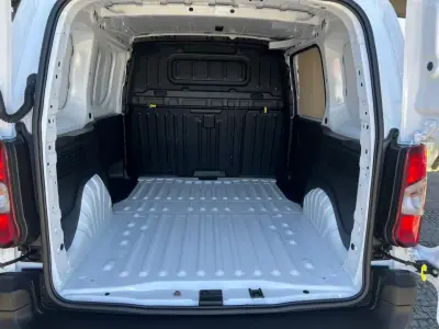 Citroën Berlingo 2023 - 15500 EUR, 24350 km - AUTO.MOTO.pt - 24350km - foto 7 de 9